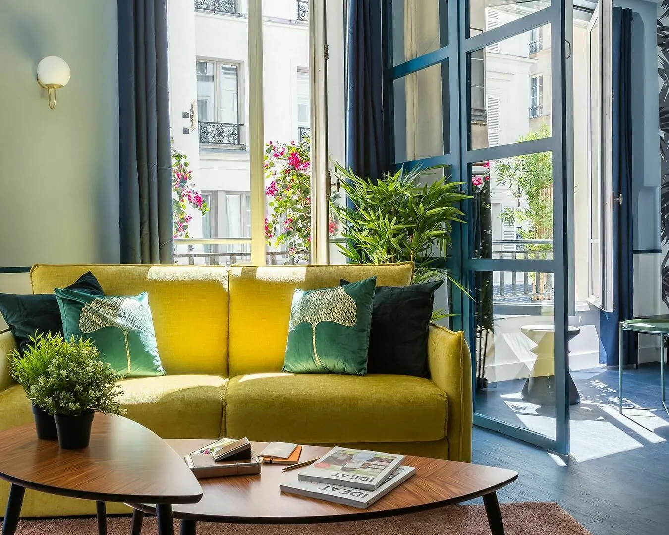 Luxury Family Loft 3 Bedroom 2 Bathroom شقة *